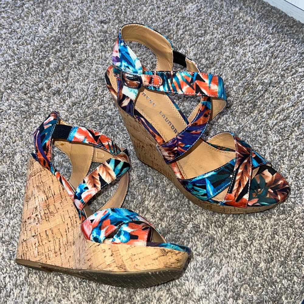 Wedge shoes heel